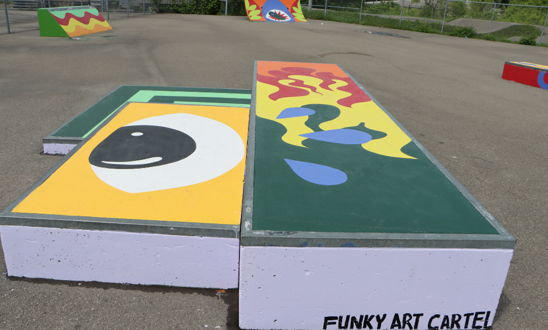 Mirabel dévoile une murale collective au parc de planche à roulettes au Complexe Jean-Laurin